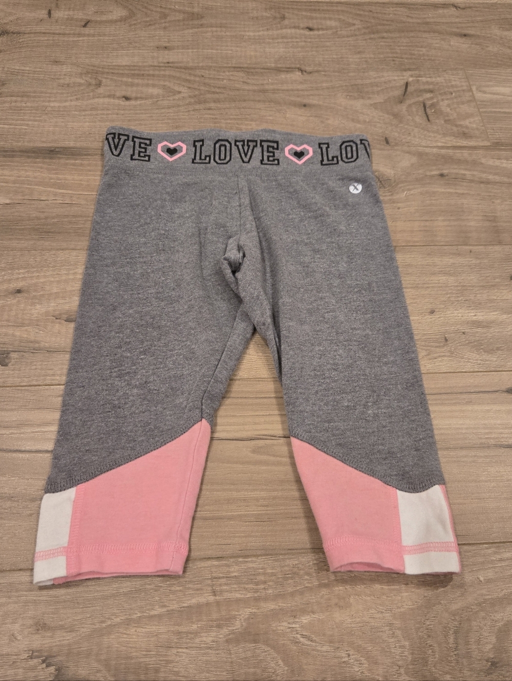 Athleisure Love Print Gray and Pink Girls Capri Leggings Size XXS (4/5)